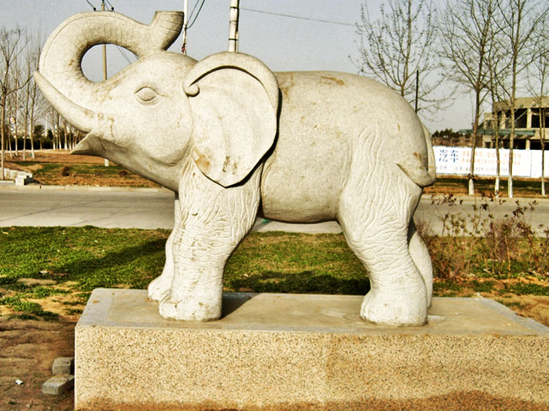 公园石雕小象图片